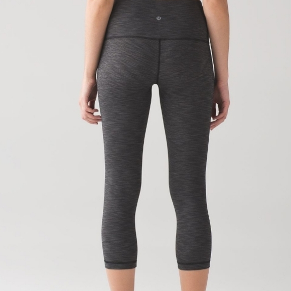 Lululemon🍋 Wunder Under Crop (Hi-Rise) *Full-On Luxtreme 21 - Picture 3 of 10